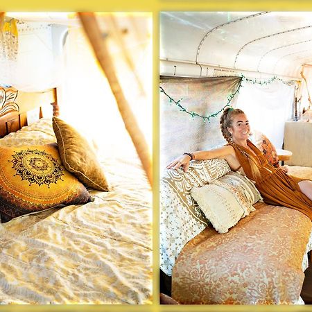 Rainbow Caravan Hostel Las Pilas Екстер'єр фото