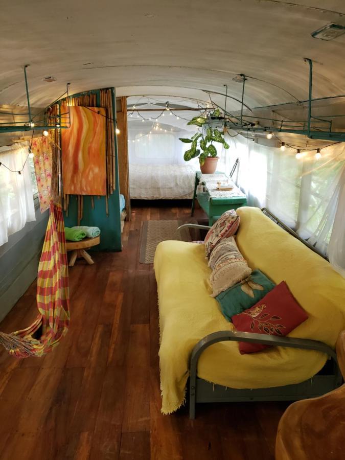 Rainbow Caravan Hostel Las Pilas Екстер'єр фото