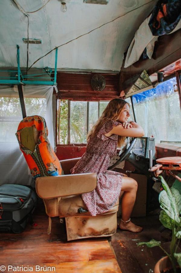 Rainbow Caravan Hostel Las Pilas Екстер'єр фото
